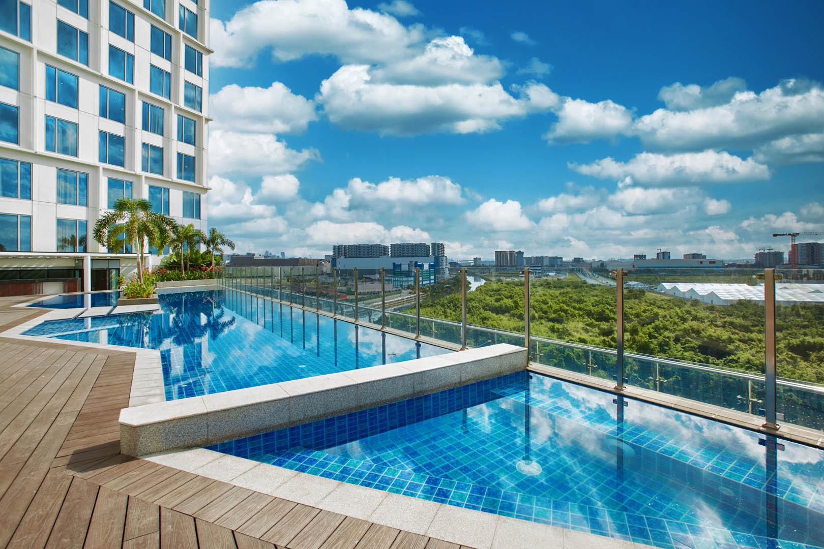 Kingsford Hotel Manila Paranaque City ภายนอก รูปภาพ