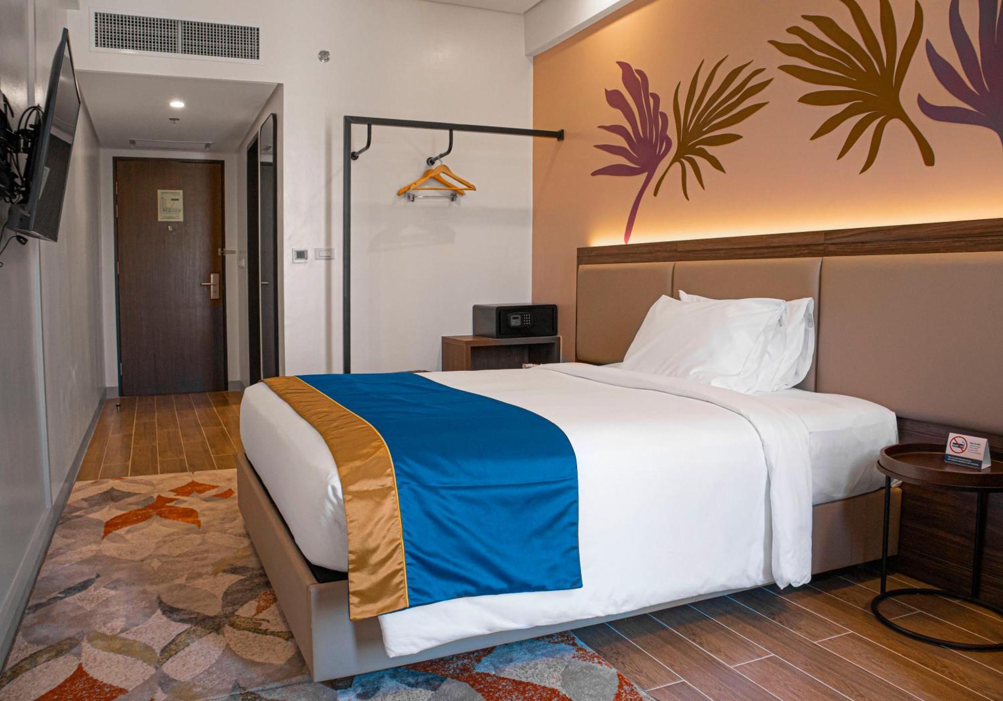 Kingsford Hotel Manila Paranaque City ภายนอก รูปภาพ