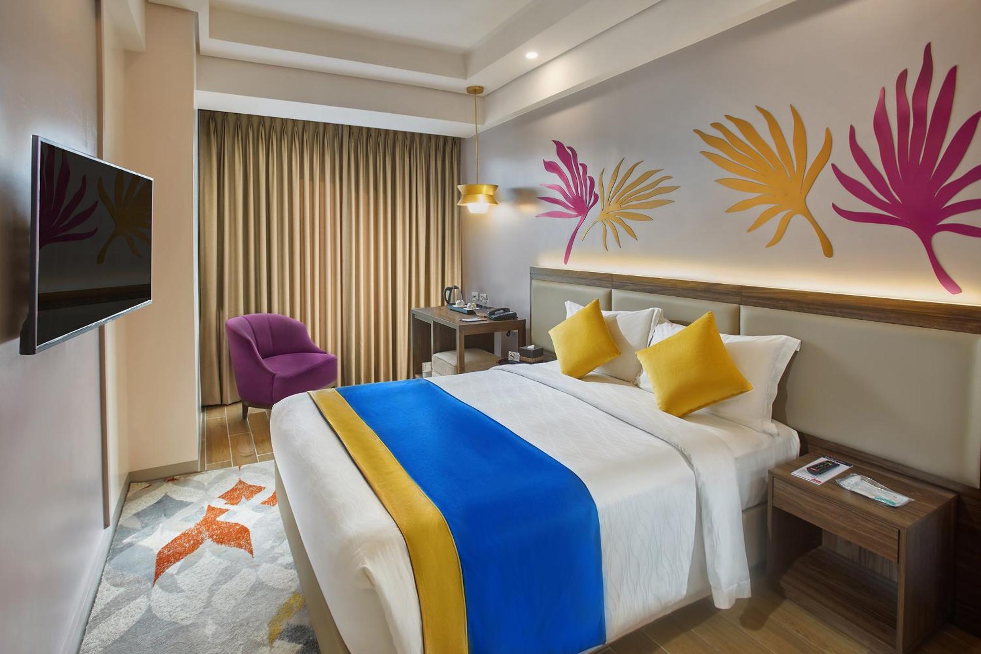 Kingsford Hotel Manila Paranaque City ภายนอก รูปภาพ